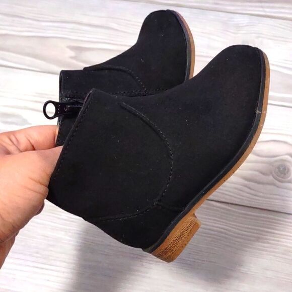 (76-2063) 🔥3/$20🔥 Cat & Jack Onyx Boots Size 5 - Picture 4 of 11